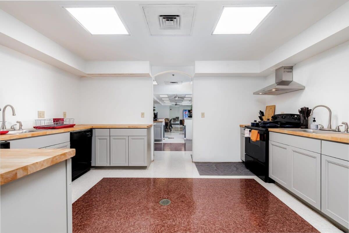 Tower Grove Cozysuites Cwe King Suite With Parking! المظهر الخارجي الصورة